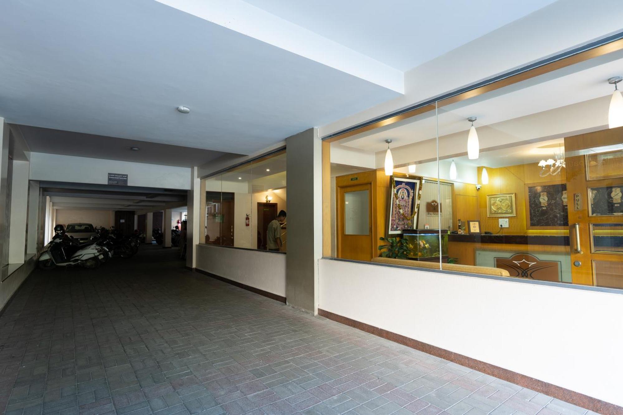 Hotel Pai Vista, Kr Road Bangalore Exterior foto